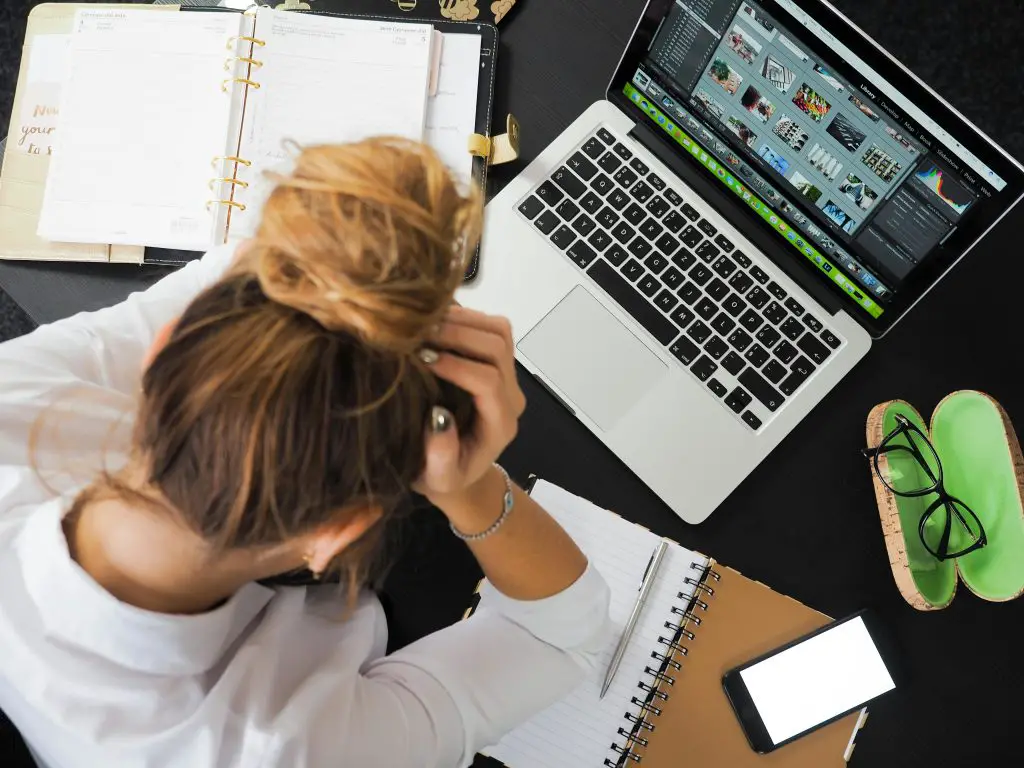woman studying - featured image